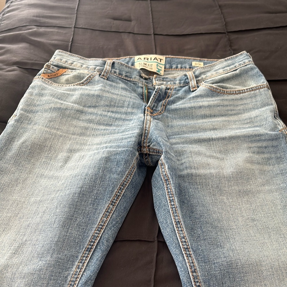 Men’s ariat jeans